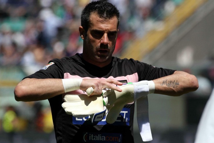 惊了！暴雪暗黑 4 国服吃相难看，流放2免费更新中门对狙