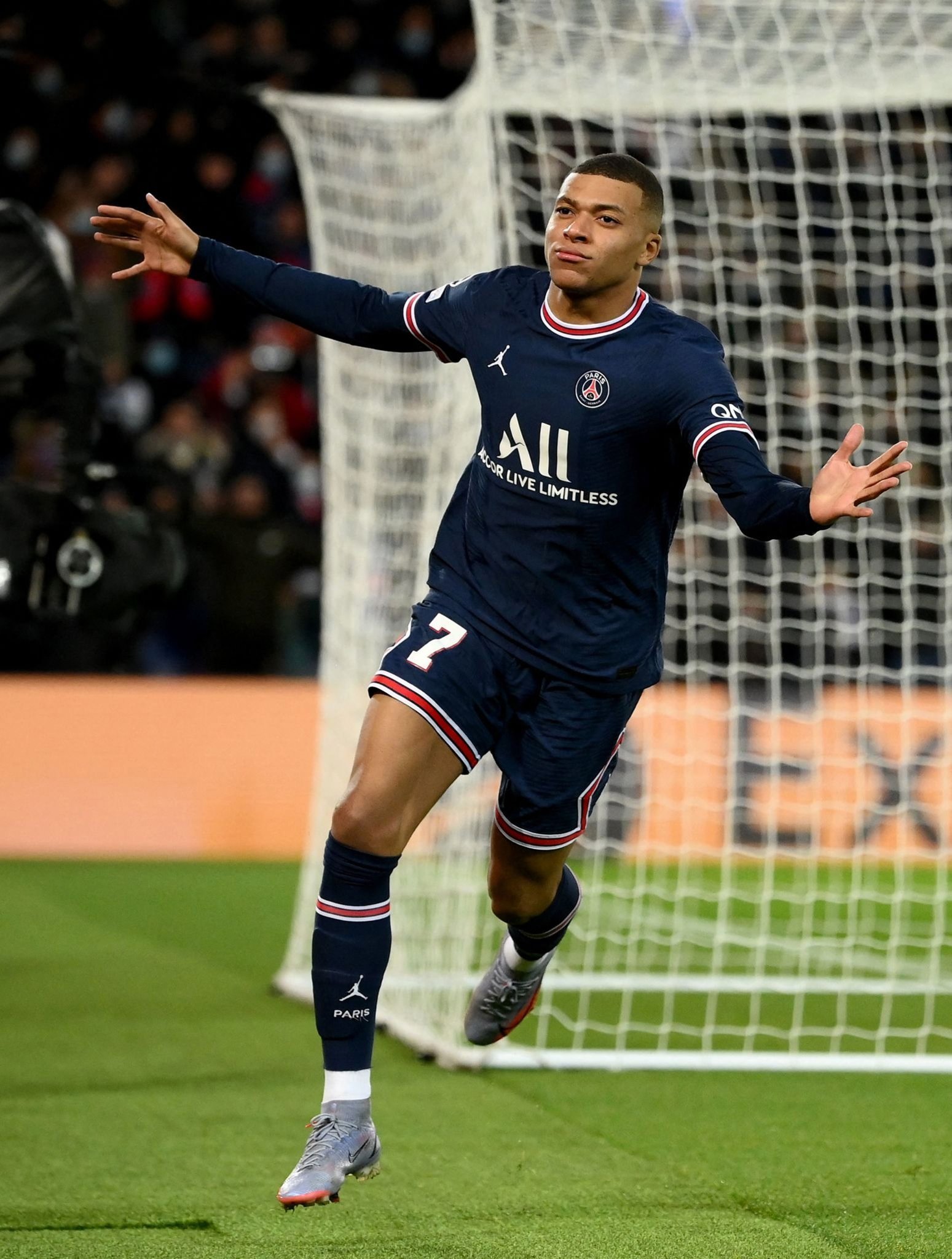 陈盈骏26分周琦15+11 北京主场力克辽宁迎三连胜