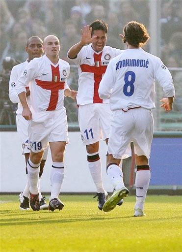 中场时多特被嘘，科贝尔：作为场上球员，被嘘永