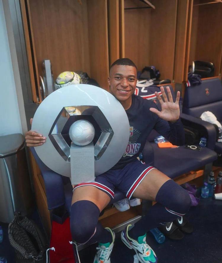 NBA：东契奇连续两场三双