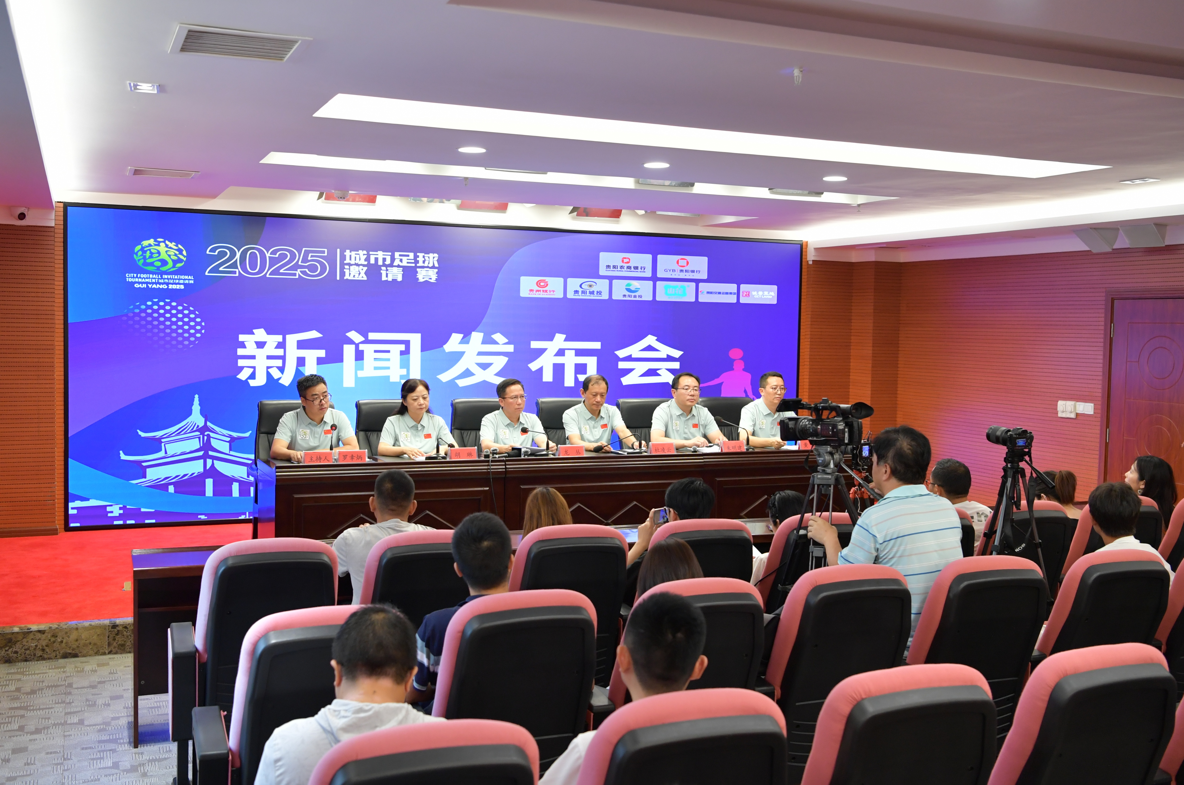 老当益壮！詹姆斯准三双东契奇30分湖人胜鹈鹕三连胜，墨菲空砍42分